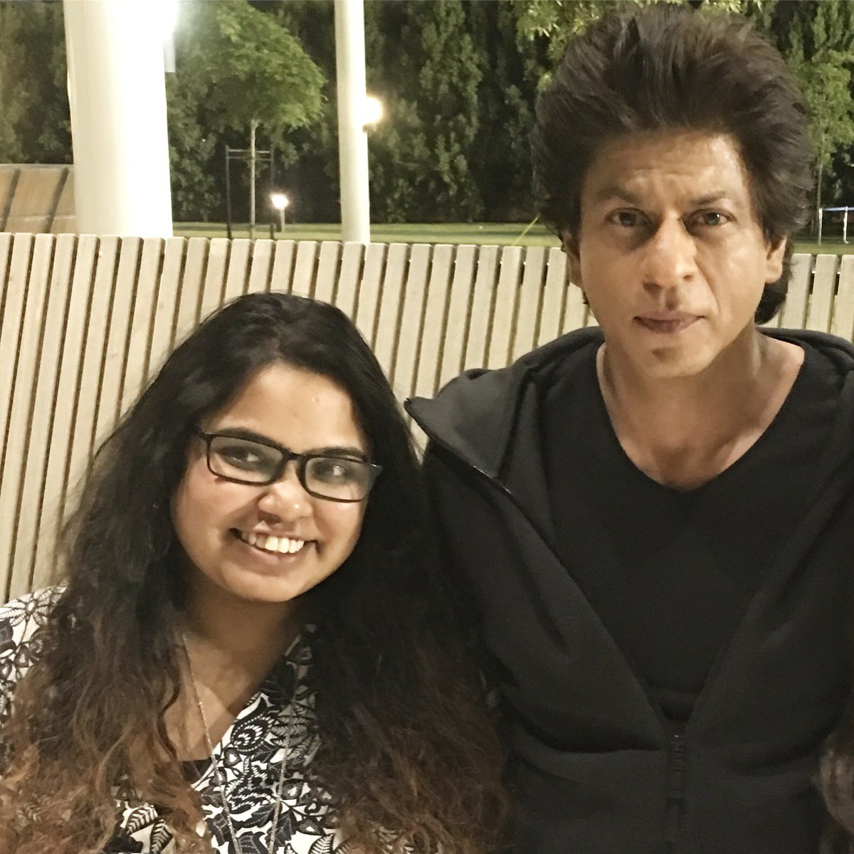 Charleneferns's tweet photo. Feeling special on my birthday to meet @iamsrk .... Truly feels special... 😘😘😘
#SRK #Dubai #MeetingHim https://t.co/ACorEROdtR