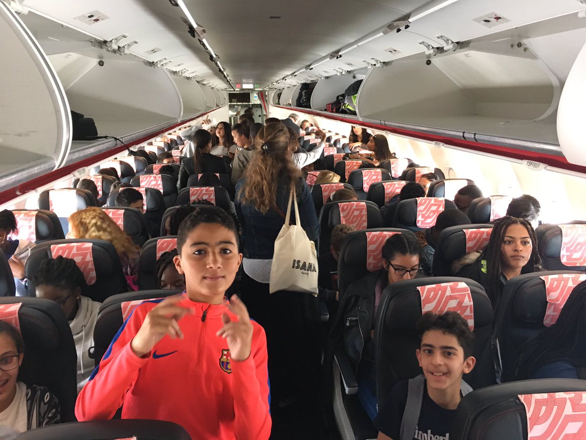romalurcat93's tweet photo. Dans l'avion https://t.co/hKDruMHCT8