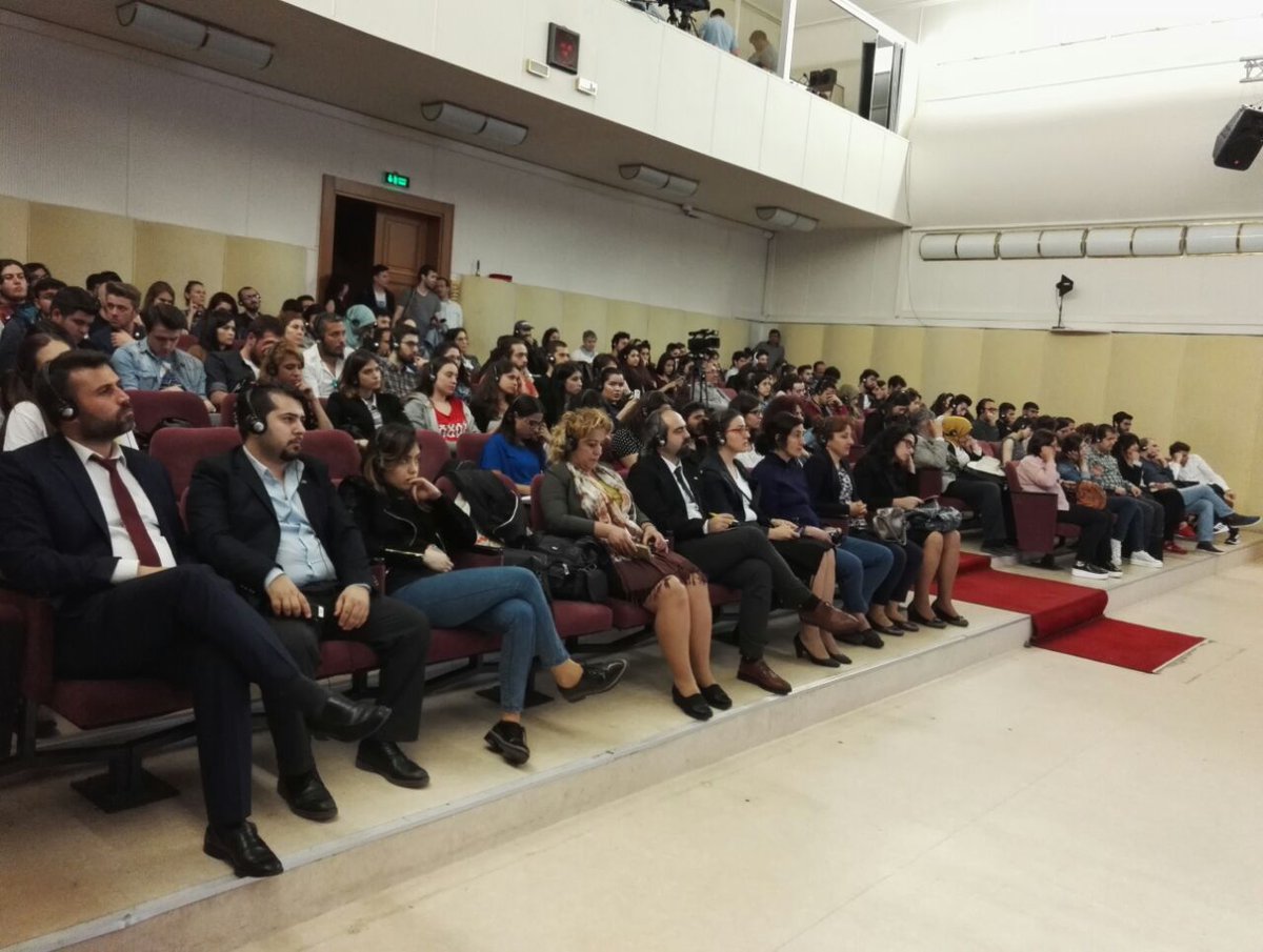 iuiletisimf's tweet photo. @Thalhofer @_korsakow programının kullanımı ile ilgili düzenlediği Workshop deva ediyor #trtbelgeselodulleri #istanbuluniversity https://t.co/jAmaxZNPVf
