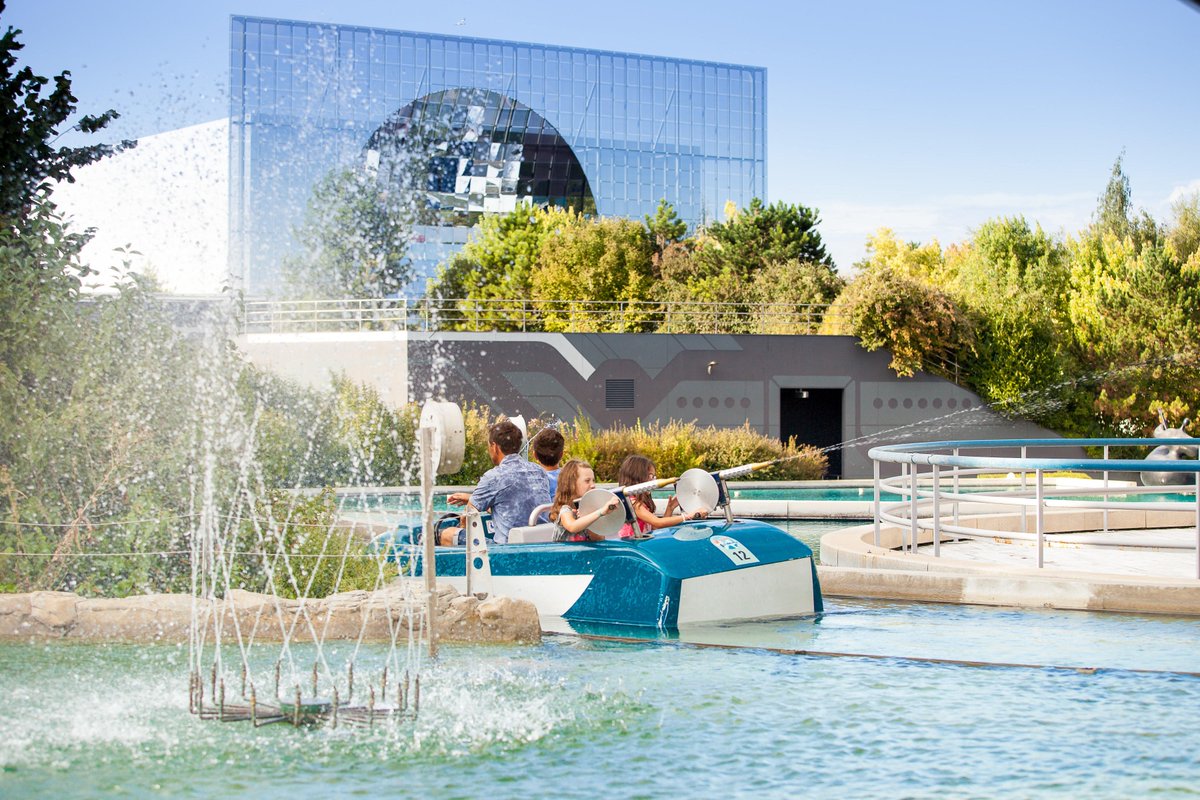 futuroscope's tweet image. #ÇaSentlÉté au #Futuroscope du côté de Mission : Éclabousse 💦