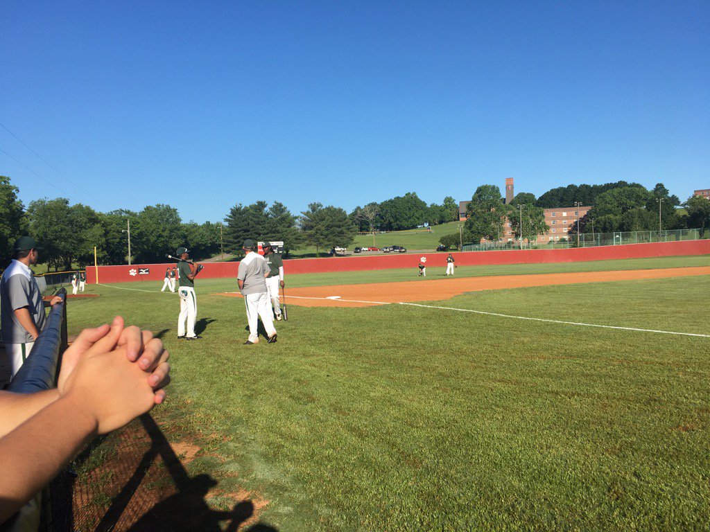 MC_Patriots's tweet photo. Patriot baseball warming up for their first regional game against @JohnsonRoyals. 1st pitch less than 20 mins away! https://t.co/wpBIgqiIaf