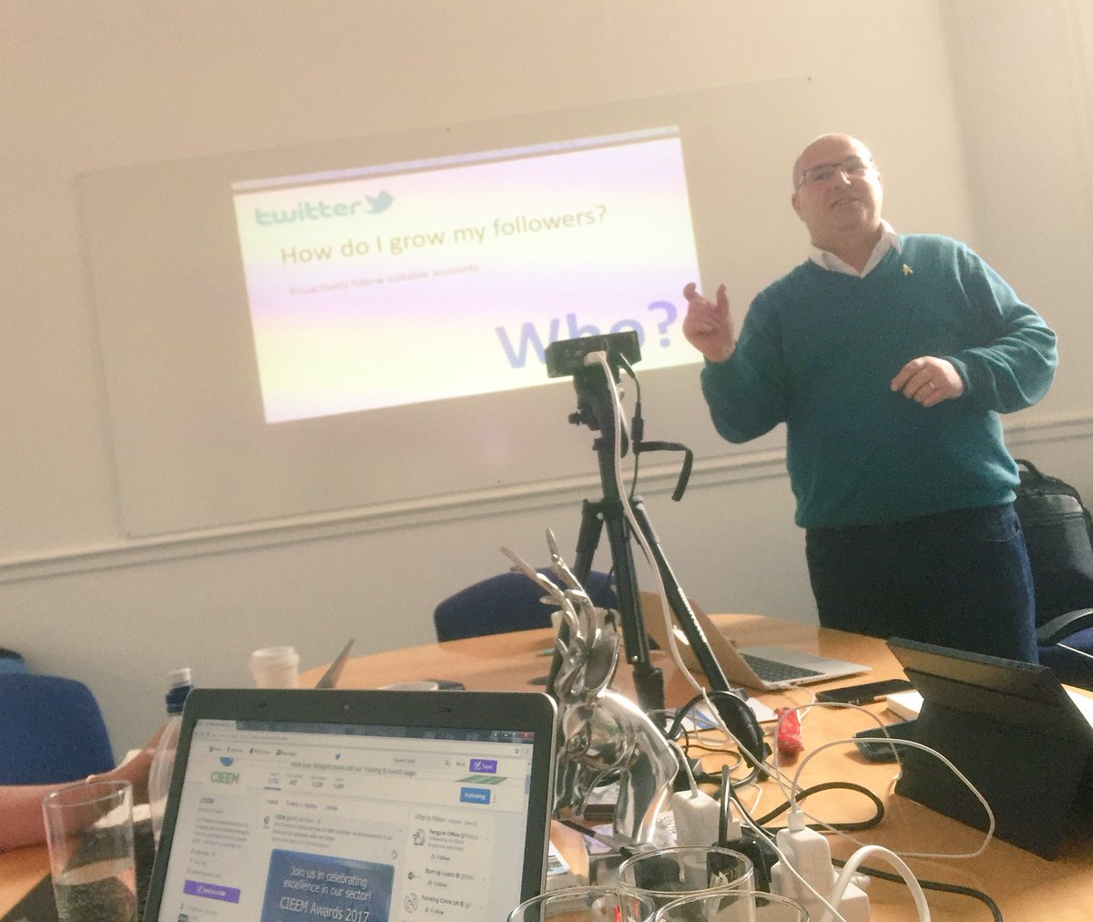 SW_and_A's tweet image. Starting to think this @StuartAllenFCMI really knows his stuff!! 😂 #AwesomeCourse #WorcestershireHour @SterlingWorcsAM @WorcesterLunch