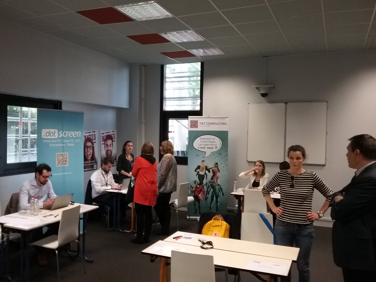 SeineOuest's tweet photo. Les startup #Identicar #vismonjob @consultingTandT @dotscreen #AprileEfilog prêtes à pitcher au #JobDating @Coding_Academy @GPSO_SeineOuest https://t.co/hcvSXgXNCA