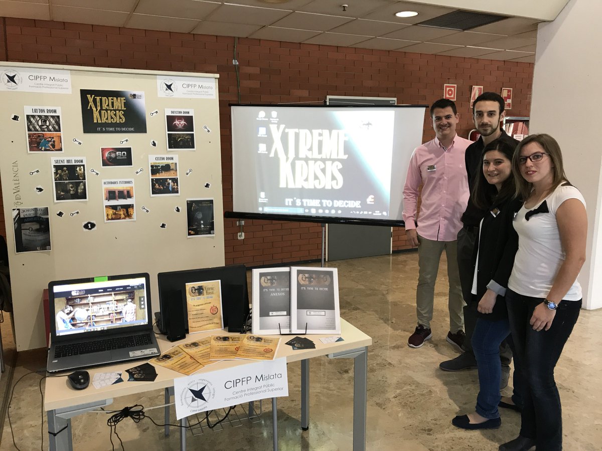 CIPFPMislata's tweet photo. Estamos muy orgullosos de Natalia, Victoria, David y Carlos y su 3º PREMIO "Escape Room" Enhorabuena!  #Premios #FP #ProyectoEmpresarial https://t.co/J6hQE6zQOR