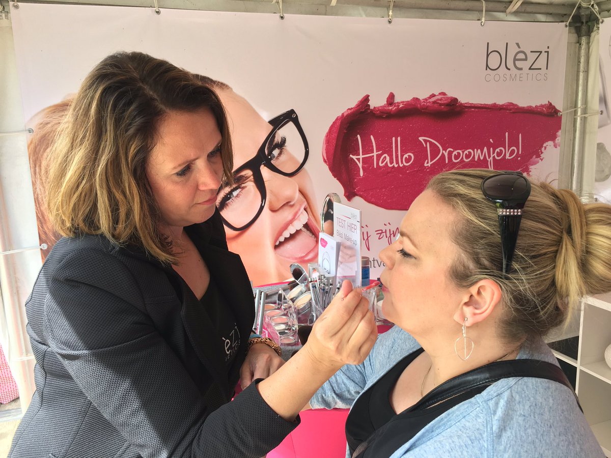Yeah, Libelle Zomerweek is begonnen! Zien we je daar? Standnr.3049 #LZW17 #Libelle #blèzi #longlasting #makeup #skincare #directeverkoop