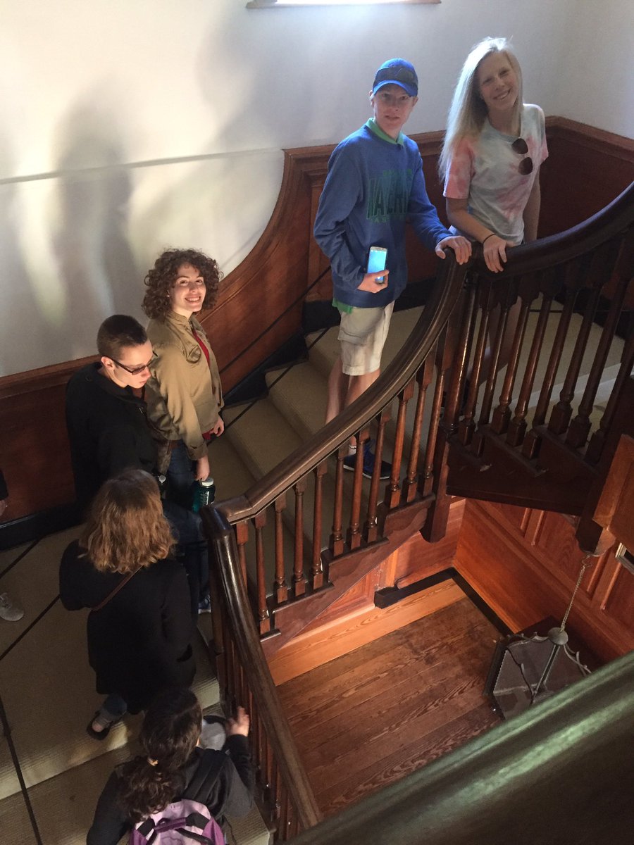 WHHS_Falcons's tweet photo. West students walking on the stairs George Washington built. #GWsteps #MountVernon https://t.co/UVB3CEj0th