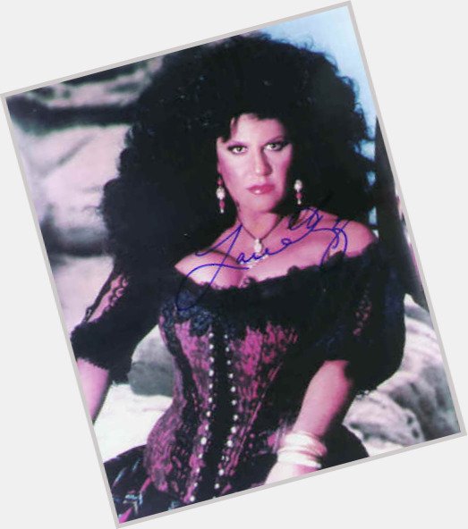 Happy birthday national treasure, Lainie Kazan! 