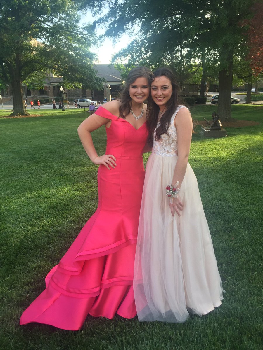 KellyKritzinger's tweet photo. Happy Birthday @Rachelkeller2_ Thanks for all the fun memories with our crazy adventures and all the school dances together❤ https://t.co/V85EnuZQeh