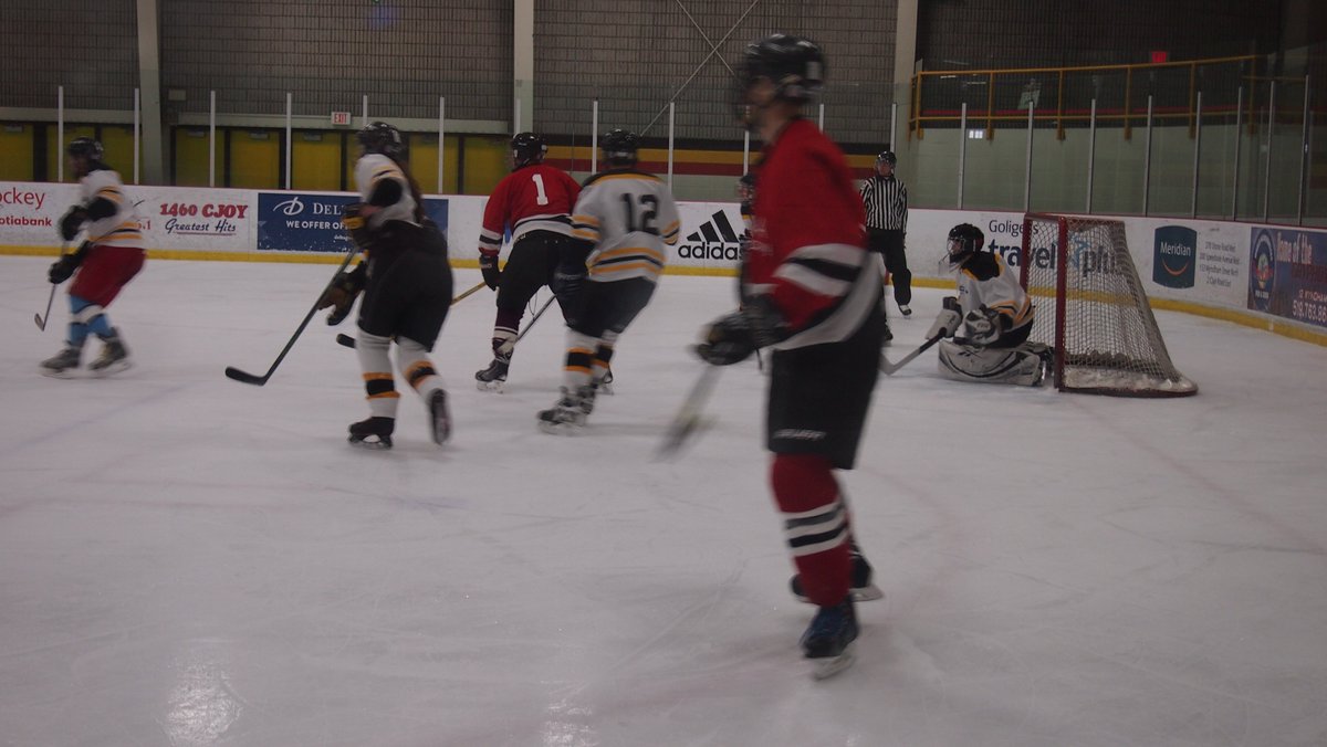 Farleyfndation's tweet photo. The OVMA Hockey Tournament on Fri, Apr 14 raised over $3,800 for Farley! Thanks for your continued support! Hope everyone had fun :) https://t.co/jlA76Nmm2a
