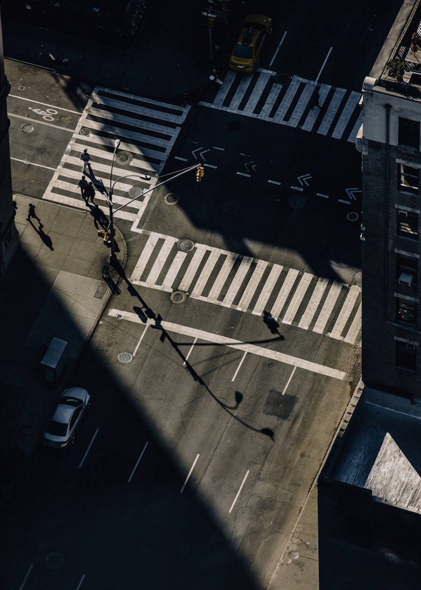 fubiz's tweet photo. Photographing New York from all Angles https://t.co/YG6kKYz5vo https://t.co/6h1QQ7dryB
