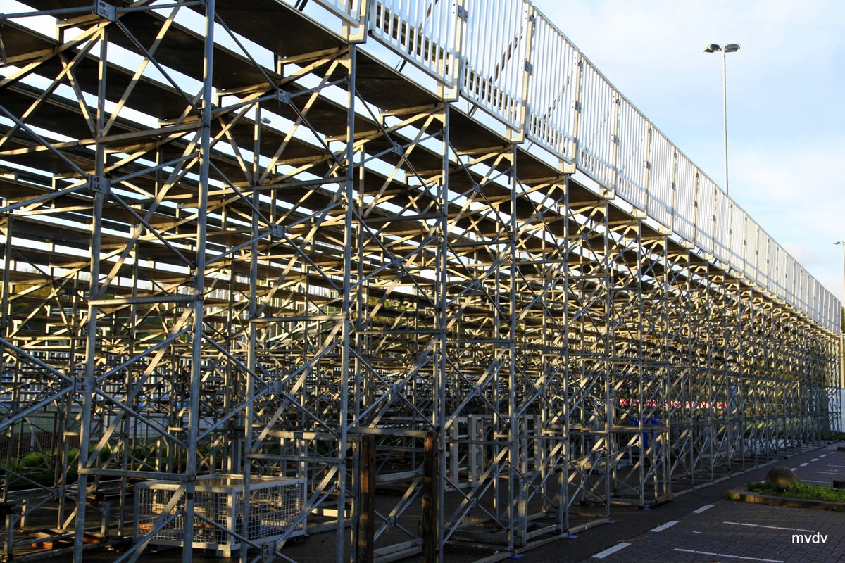 KampongHockey's tweet image. LAATSTE 200 KAARTEN! Bestel snel! Woensdag 19u de eerste finalewedstrijd #KAMROT #PO2017 Ticketshop bit.ly/TicketsPO2017 @HCRotterdam