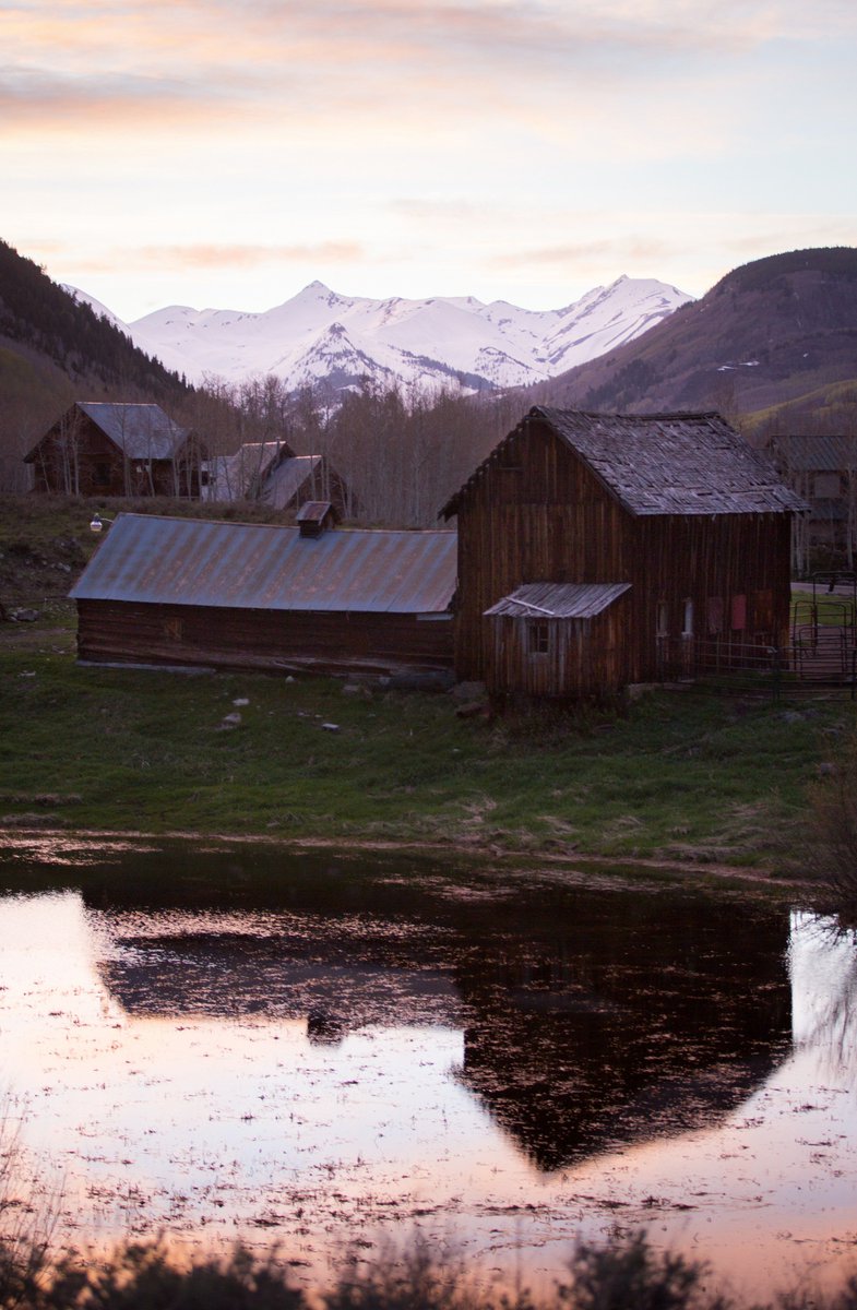 skicrestedbutte's tweet photo. Spring in Crested Butte. Longer days, the first sign of wildflowers, and local trails drying out. #onlyincrestedbutte https://t.co/mFwFPUehck