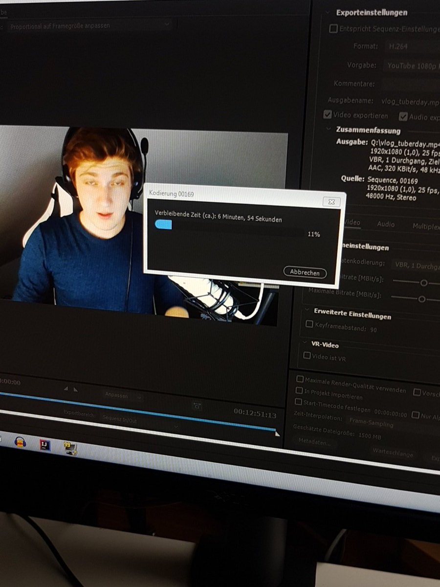 AbgegrieftHD's tweet photo. Das Video rendert!

Ignoriert diesen Blick xD https://t.co/KABWrDrt9j