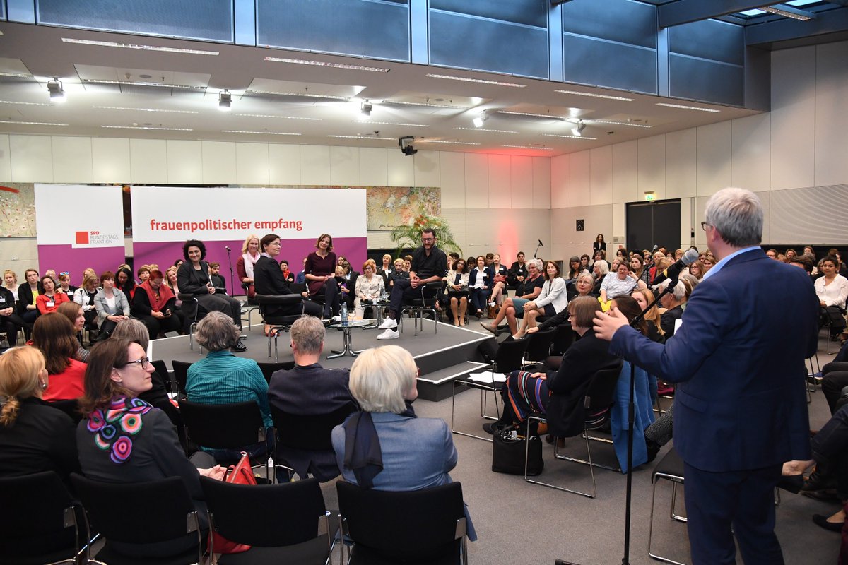 spdbt's tweet photo. Einigkeit auf @spdbt-#Frauenempfang: Für gleichberechtigte Teilhabe v. Frauen u. Männern weiter auf Dialog, Anreize u. starke Gesetze setzen https://t.co/jEUHWIxlcj
