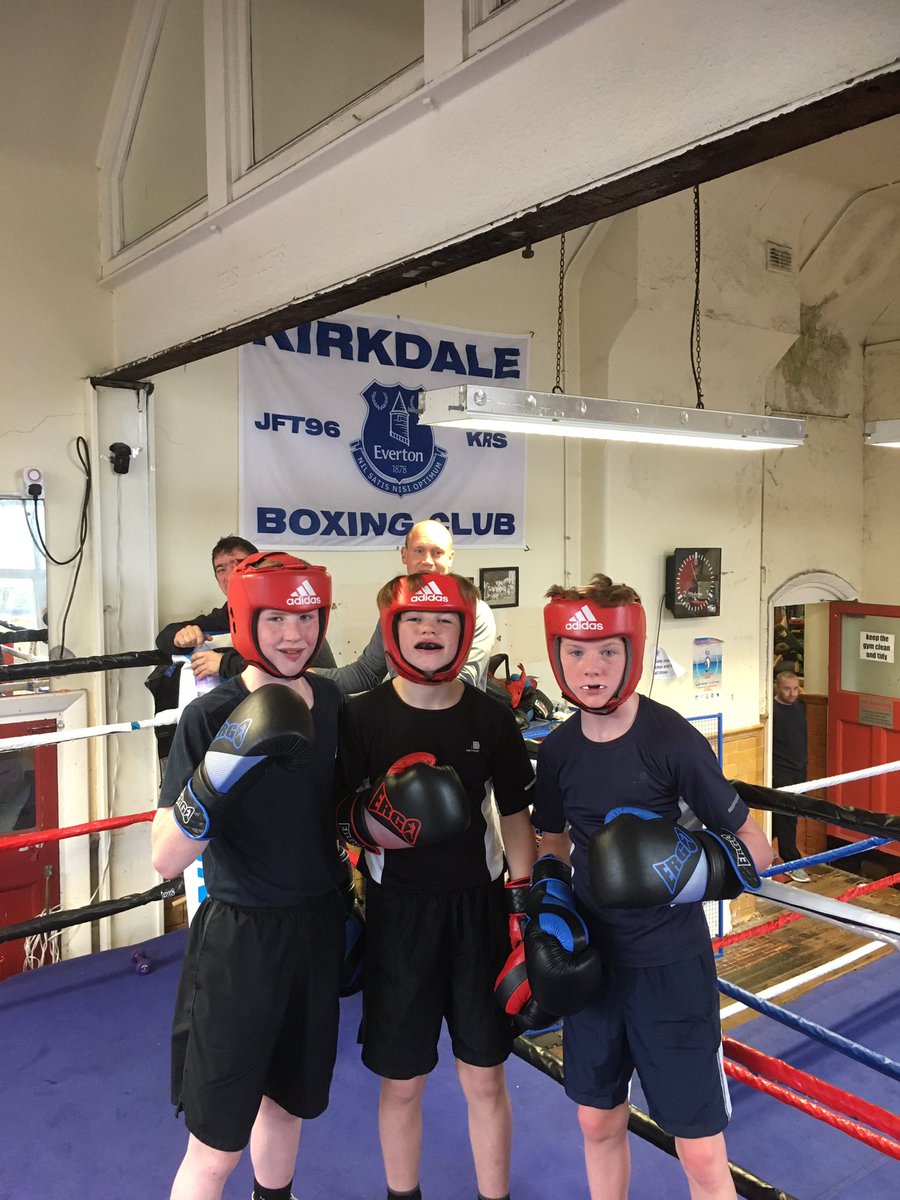 Kirkdaleboxing1's tweet photo. Thanks @TowerhillABC #ReeceGannon & #Transports #EllisGrant for sparing tonight with #CallumMakin top quality sparing! #Championships #KRS https://t.co/SMfVHrauIb