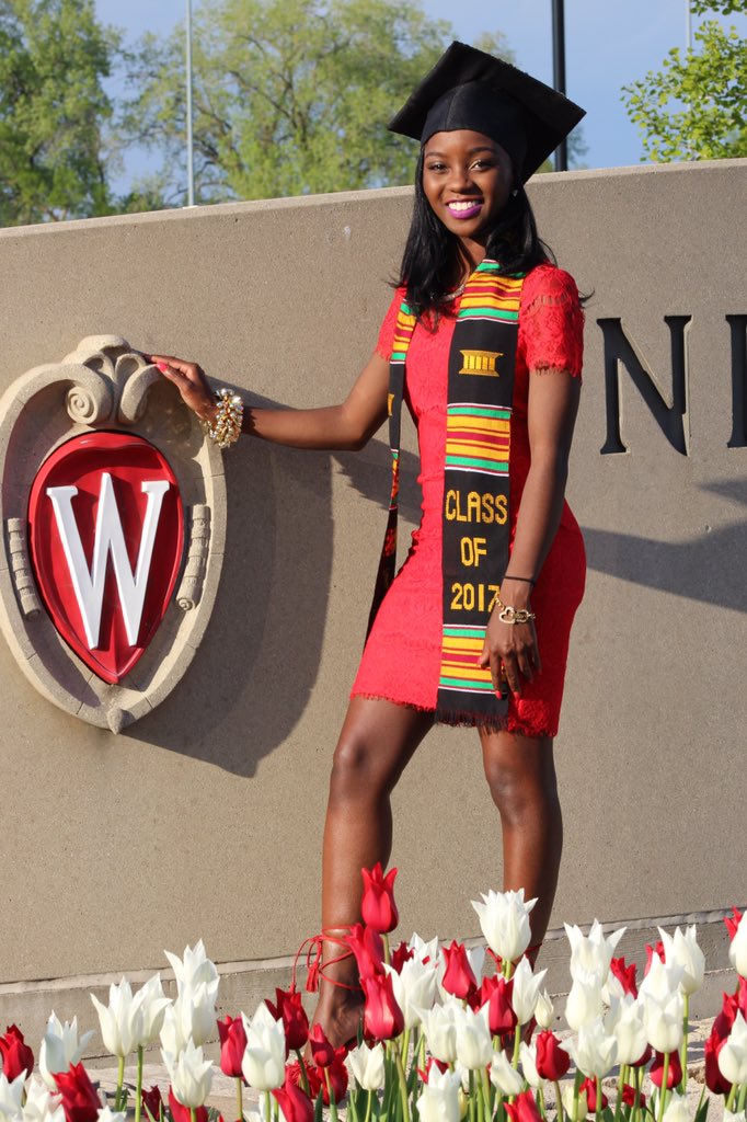 MashiaMajor_'s tweet photo. Graduated. I was overdue #collegegrad #blackgirlsgraduate #blackgirlmagic ✨👩🏾‍🎓❤️ https://t.co/s9T3xqPNxk