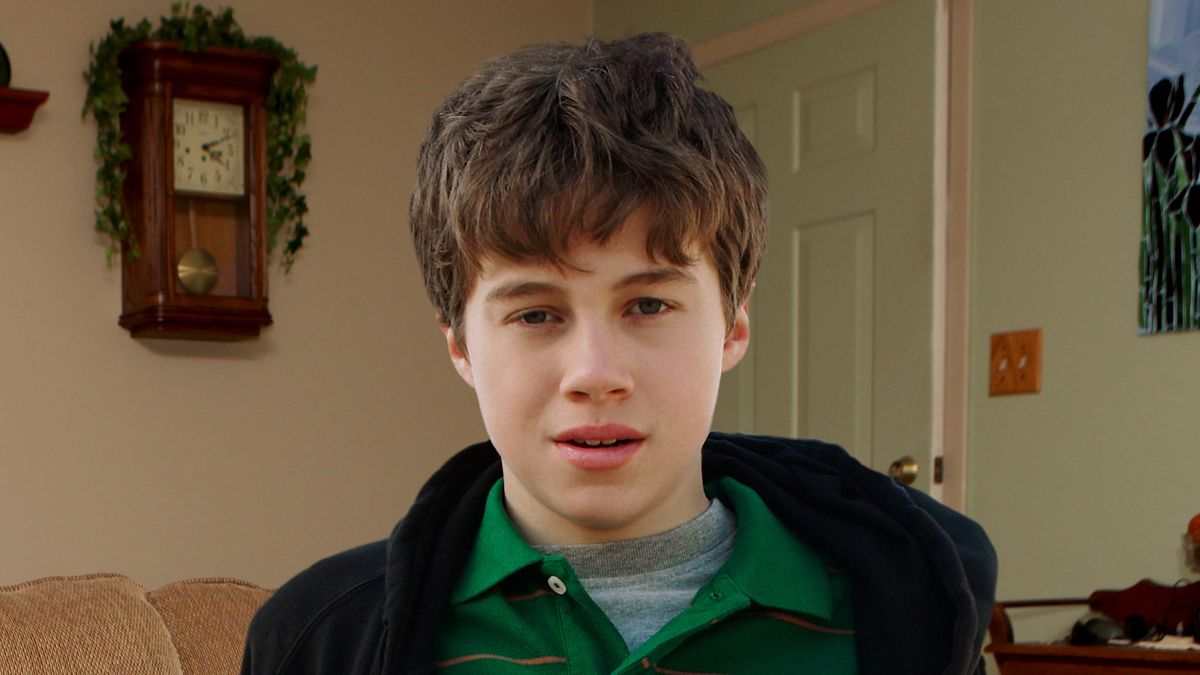 Glimpse Of Father’s Toenails Offers Boy Petrifying Vision Of Future trib.al/g3OXy5N