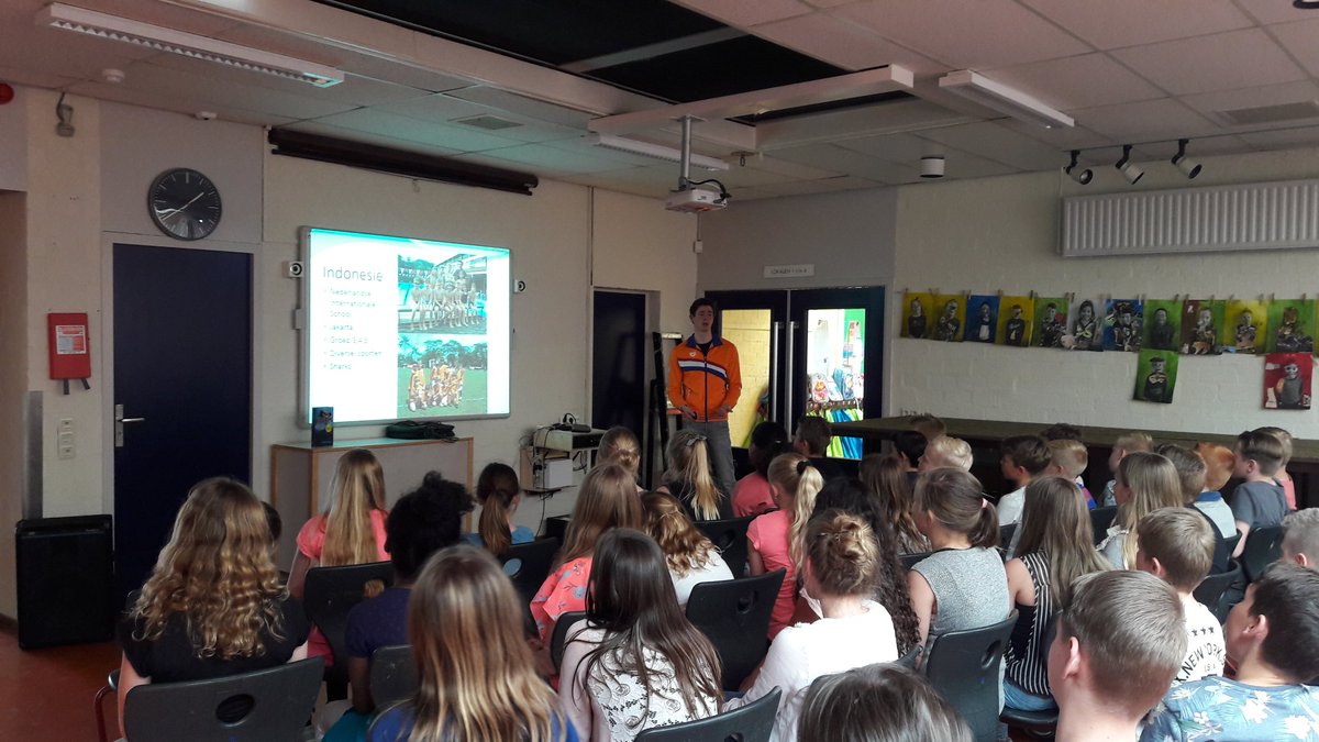Presentatie fryske paralympische zwemmer Olivier vdVoort <a href="/Oli4voort/">olivier van de voort</a> Wat een inspirerende boodschap aan de kinderen! #fryskewike <a href="/DeFriesland/">De Friesland</a>