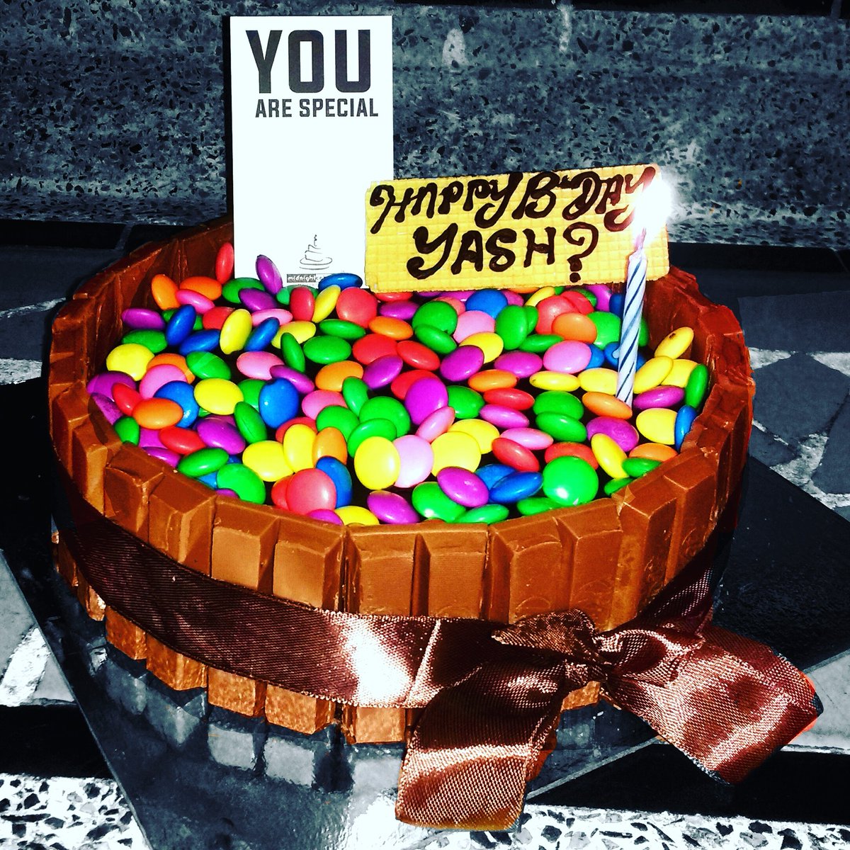 cakeat12's tweet photo. #kitkat #gems #cake for #special #birthday #book it #online with #midnightcake and make it #unforgettable in #mumbai #pune #delhi #chennai https://t.co/SfuHduc9gc