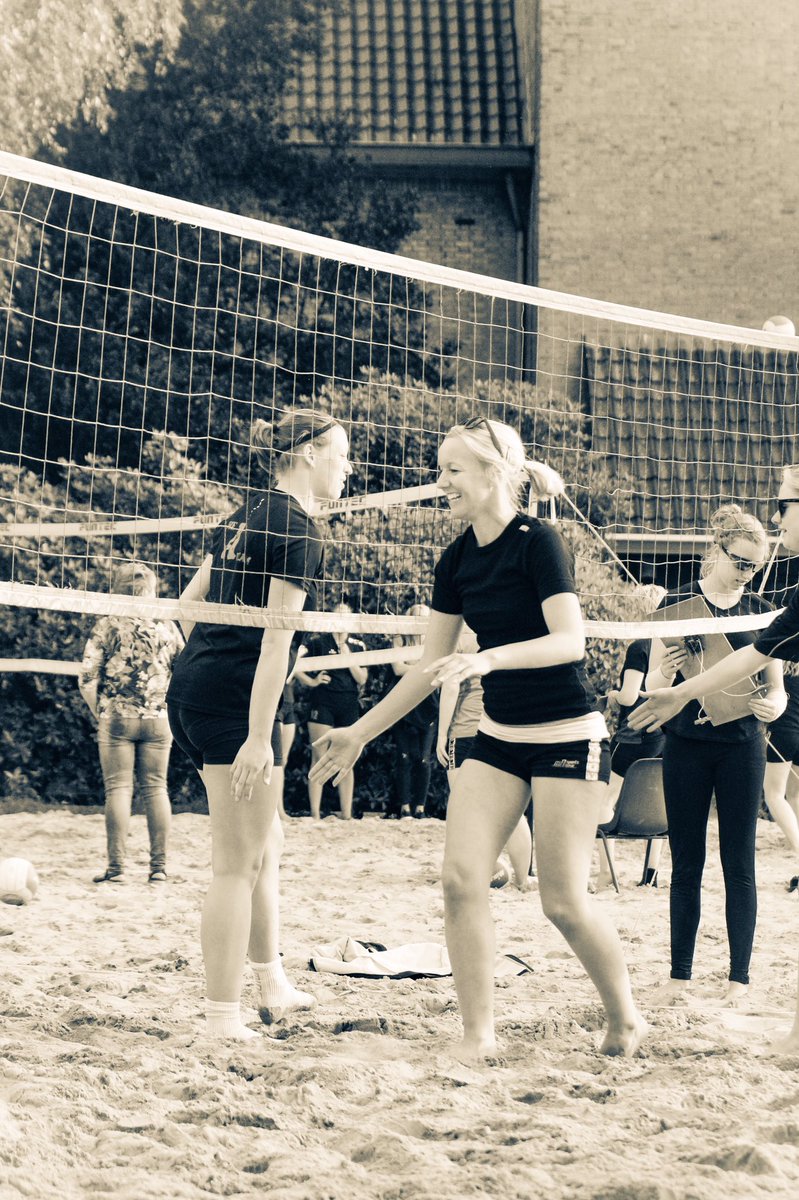 marvobeach's tweet photo. De categorie 2 tegen 2 bij #MarvoBeach 2017 op vrijdagavond 7 juli zit al voor 50% vol! Join MB en geef je op via https://t.co/XOpLxrQDj1 😁 https://t.co/lffRyNh1d0