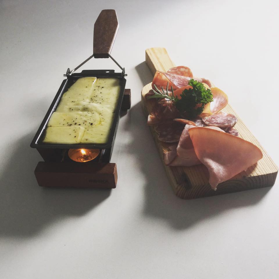 RacletteBar's tweet photo. Ready, set, raclette! https://t.co/2SA5F3Ge2m
