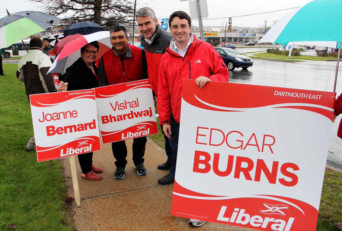 StephenMcNeil's tweet photo. Thanks to the volunteers who support our candidates rain or shine. You're helping us build on a #StrongerNS - together. https://t.co/dwAq67dHmZ