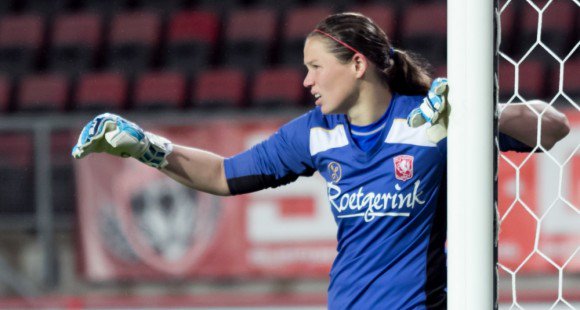 Barbara Lorsheyd heeft een nieuwe club gevonden. Ze keert komend seizoen terug naar <a href="/ADODHVrouwen/">ADO Den Haag Vrouwen</a> . #ado
voetbalcentraal.nl/nieuws/149283/…