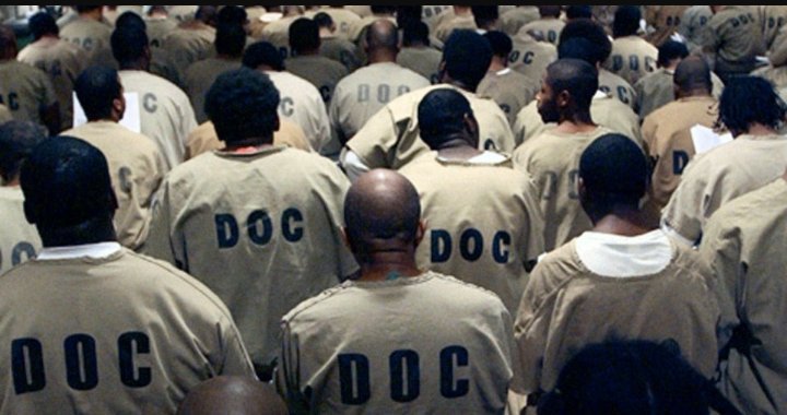 MassIncarcerat3's tweet image. What is the point of the police taking under age children to regular adult jails?