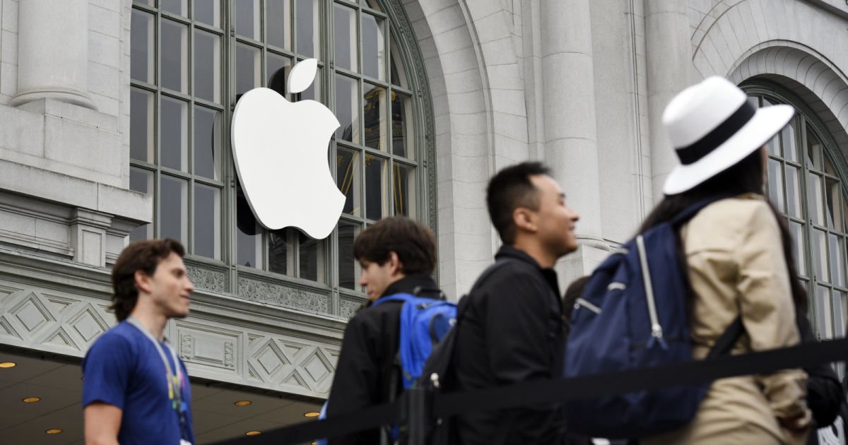 Apple's fabled iPad redesign may arrive at WWDC bit.ly/2qHv25K