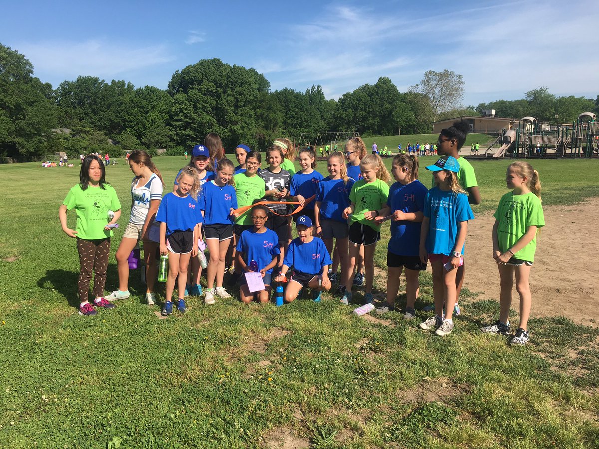 Brookwood5th's tweet photo. Field Day Fun Has Begun! #ourSMSDstory #Brookwoodpride ☀️ https://t.co/bQIELlYHfS