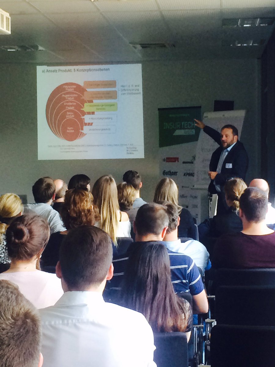 STARTPLATZ's tweet image. Horst Müller-Peters liefert die ersten Ansätze im Bereich Produkt oder Vertrieb #insurTechWeek
