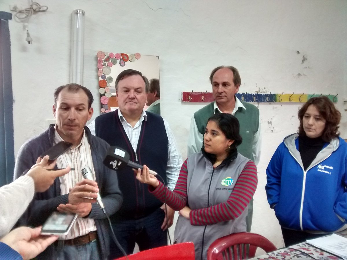 FPCySconcejales's tweet photo. Firma del convenio d $100000 para la compra de materiales para la construcción del nuevo edificio Centro de Día Alas https://t.co/9JUwyWct2h
