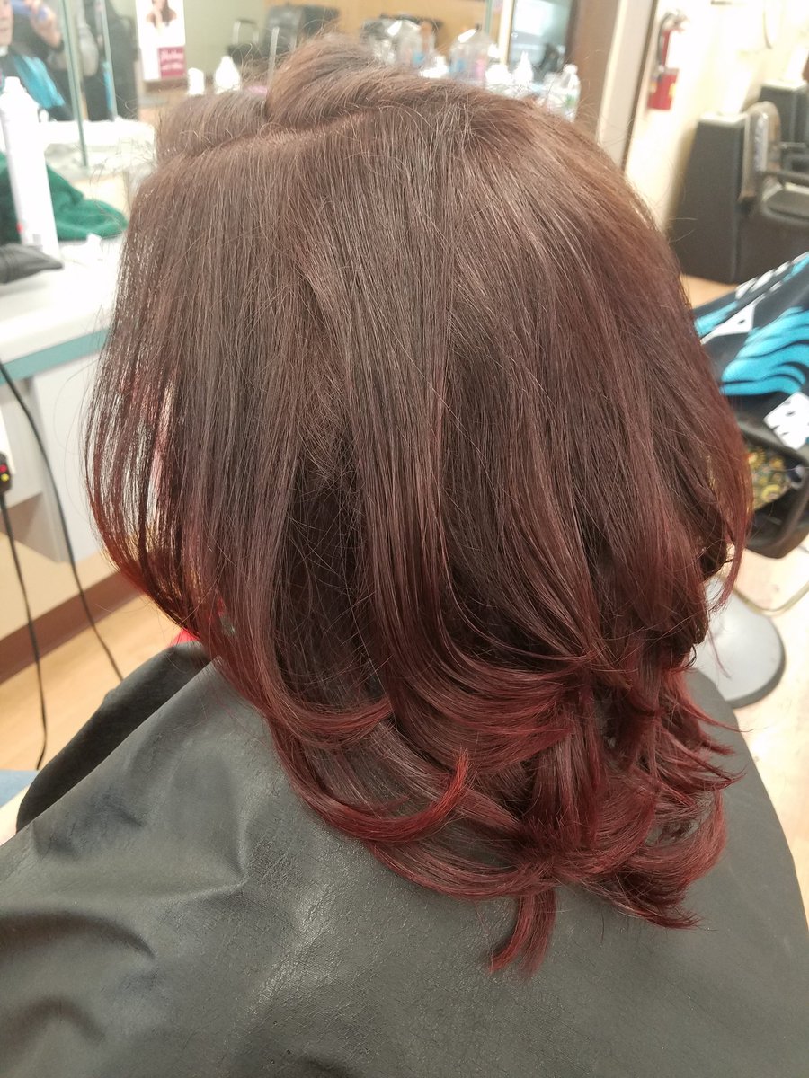 Sunsh9s's tweet photo. Who says you have to go light for the summer? #pullingoffred #matrixcolor #lovinglife #hairstyle #haircolor #hairstylistsrule https://t.co/hCjJeA4eBw