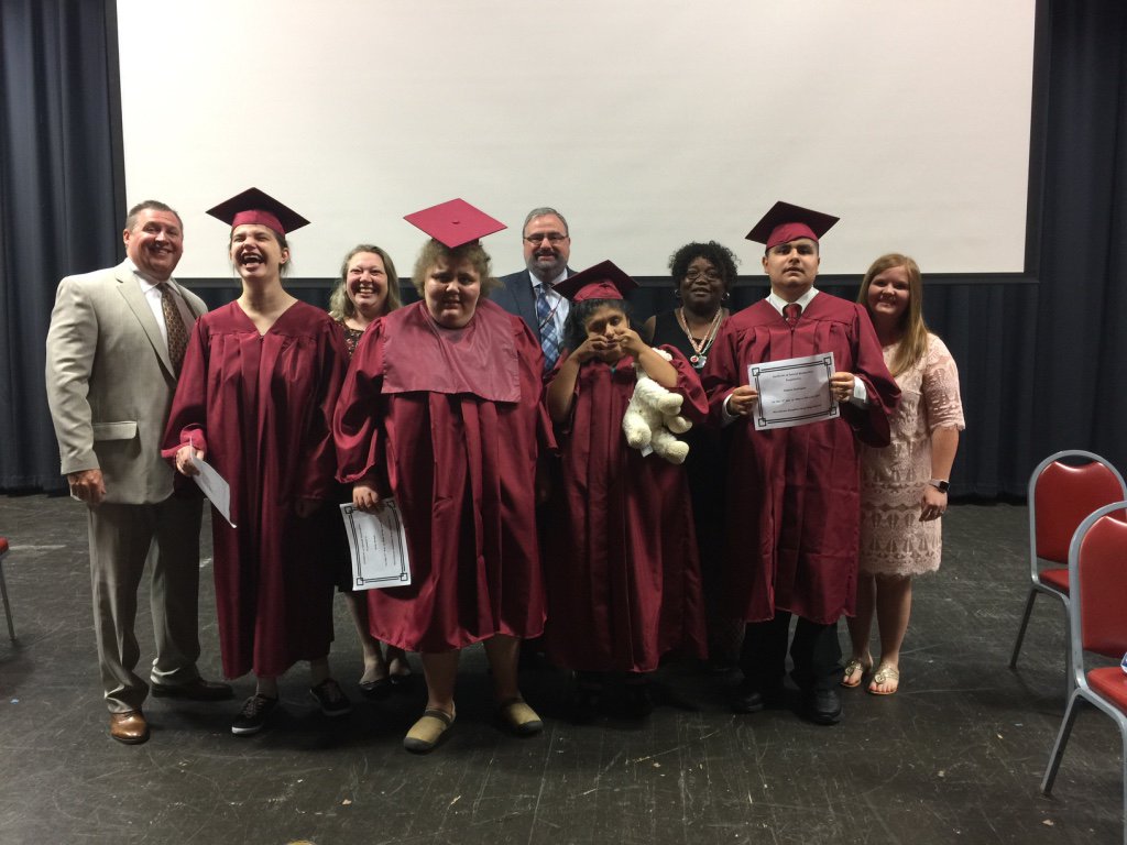 HCSAcctArchive's tweet photo. @mhhswtrojans   Mini Graduation Celebrated @zacryan @BuddySmith13 @72millsleighann https://t.co/gVBZwqbQme