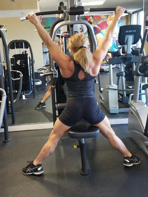 #femalebodybuilder #womenwithmuscle https://t.co/FG58fWdcNz https://t.co/6SgORQkfeT<a href="/tag/femalebodybuilder"class="tags">#femalebodybuilder</a><a href="/tag/womenwithmuscle"class="tags">#womenwithmuscle</a>