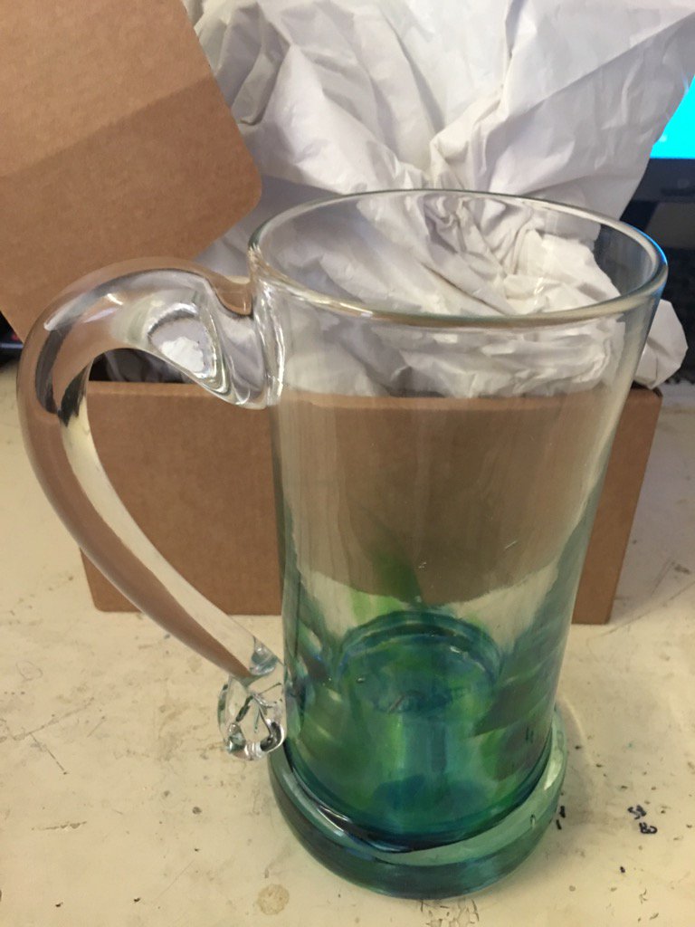 jonhkelly1981's tweet photo. @mountjuliet got this amazing piece of workmanship today from @JerpointGlass thanks you #craftsmanshipatitsbest https://t.co/d2gsfLjYbl