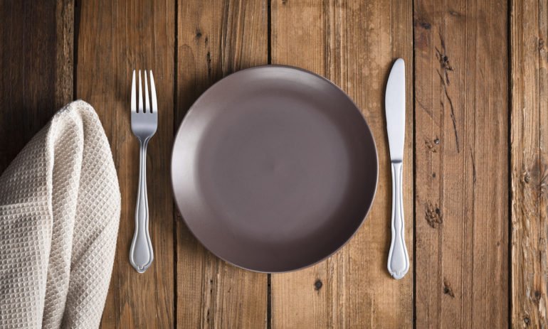 foodtank's tweet photo. Since '08 the meal gap in America has risen by 13%. Learn more from this interactive map created by @FeedingAmerica: https://t.co/pwsk3Jb6LL https://t.co/QwWgeG0eAE