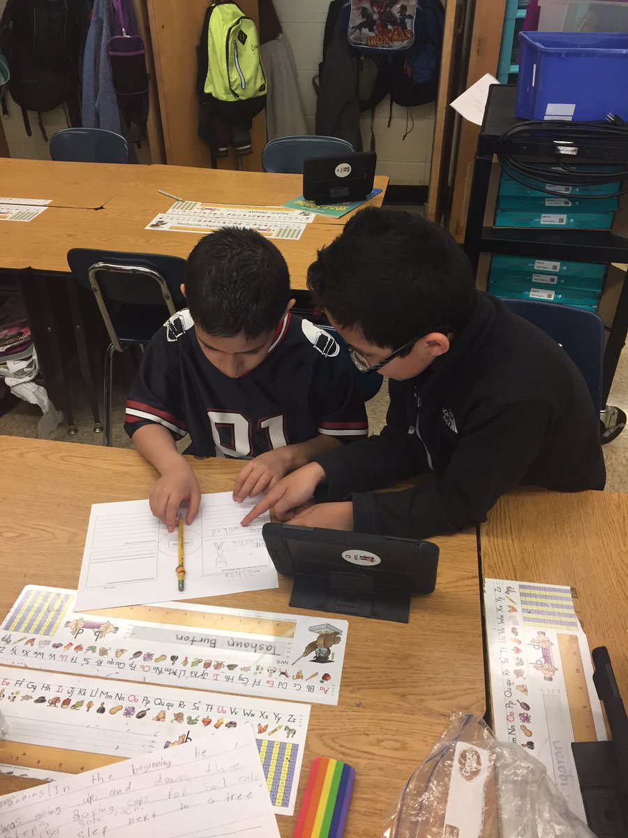 ResourceD96's tweet photo. Reading teamwork! @D84Pietrini @MrsCastro84 @ktgorr #firstandsecondgrade https://t.co/JLZSM3cAuW