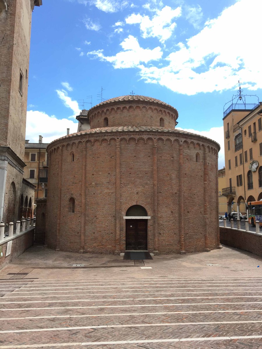 BrickwrksMuseum's tweet photo. Off to Italy for more #interestingbricks - this time it's an 11th century church in Mantua: Rotonda di San Lorenzo - so early. #heritage https://t.co/cEt17LeyUT