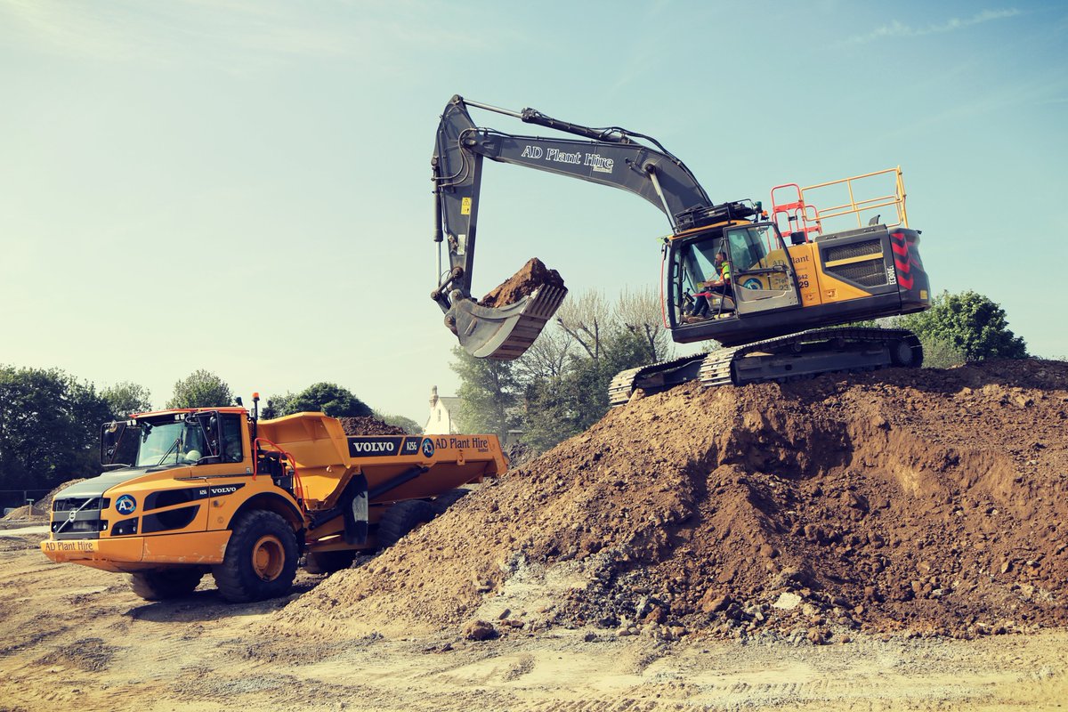AD_PlantHire's tweet photo. Our Volvo EC300EL working alongside our Volvo A25G in Wakefield #planthire #construction #groundwork #excavator #dumptruck @VolvoCEGB https://t.co/OUV7yctsme