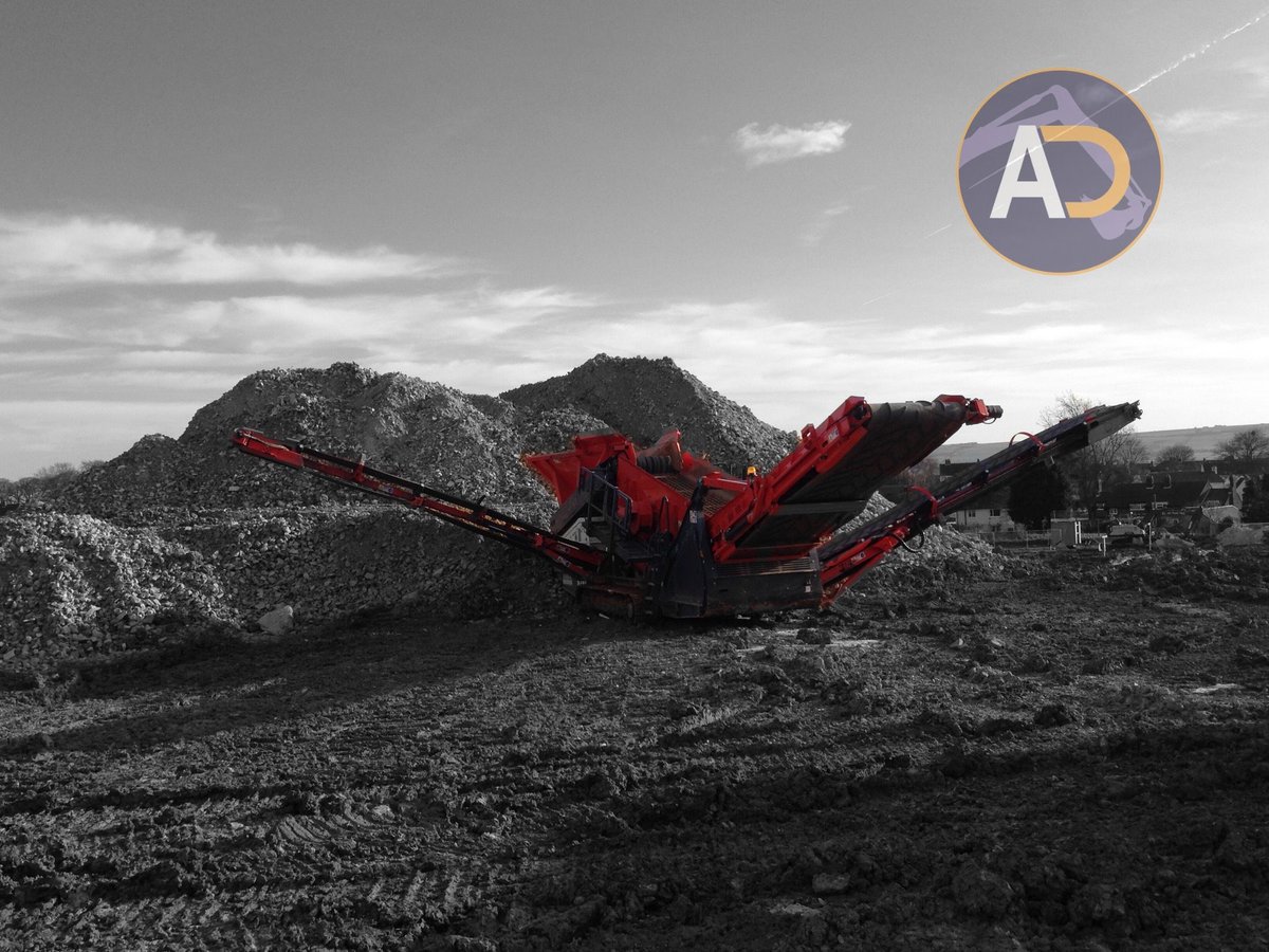 AD_PlantHire's tweet photo. Crusher and Screener available for hire. Call us free on 0330 0880088. #crusher #screener #planthire #quarry #stone #aggregate #sandvik https://t.co/gExzj40oIG