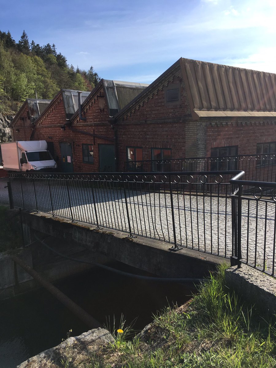 industriantik's tweet photo. Sågtandstaken i regionen är lätträknade idag... #mölnlyckefabriker #mölnlycke #industrialheritage https://t.co/dHziLGVeY5