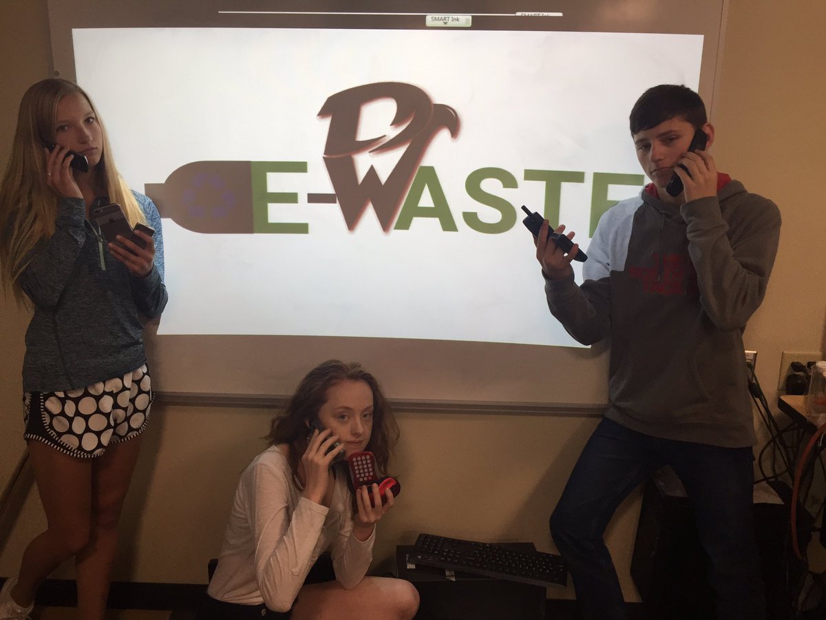 igessewaste's tweet photo. Some of our first e-waste donations!🔌📱💻 #whs #falcons #ewaste #recycle https://t.co/yYmoyqa2yD
