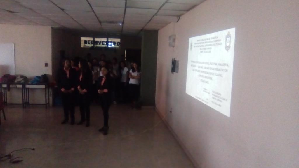 felixbencomo's tweet photo. En curso 1ra Expo feria de la región occidental de proyectos socio productivos .@unefa_ve . @Chaviando https://t.co/i2FmO49400