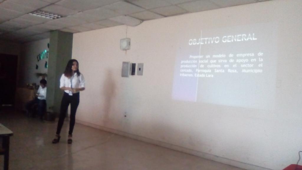 felixbencomo's tweet photo. En curso 1ra Expo feria de la región occidental de proyectos socio productivos .@unefa_ve . @Chaviando https://t.co/i2FmO49400