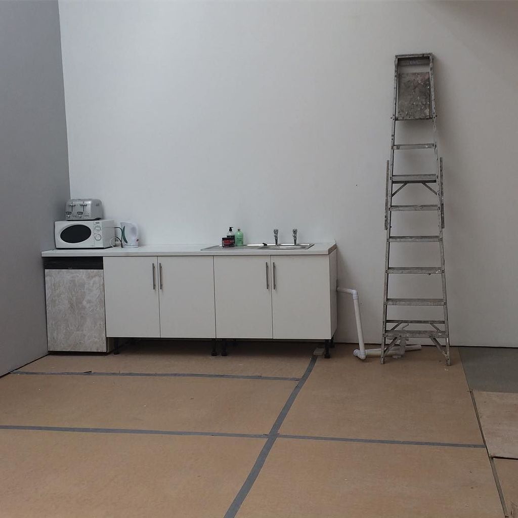 site_gallery's tweet photo. Possibly the cleanest, tidiest building site kitchen we have ever come across! Tidy site = tidy mind!
#BuildingSi… https://t.co/kqfgoQoGFT https://t.co/Kbz3fxqk7b