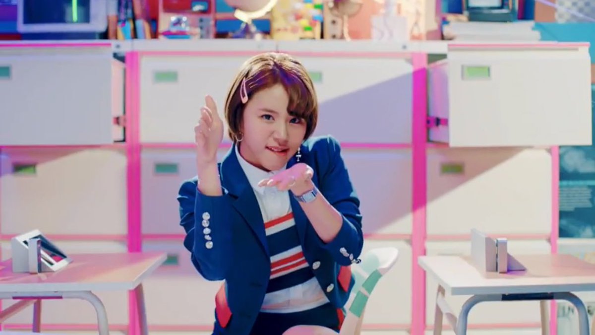 TWICE10000000's tweet photo. おチェン忍者ダンスしてるの？
(¬_¬)卍 (¬_¬)卍 https://t.co/lYONJ1DYgP