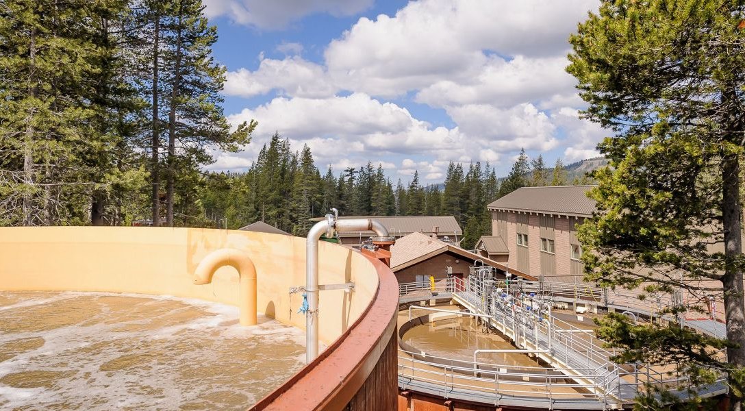Stantec's tweet photo. Can you turn wastewater into clean snow for skiing in Cali? It’s one reason why it’s #TimetoBuild @InfraWeek 2017! https://t.co/HbDO49jbGS https://t.co/OE6wSfgkS3