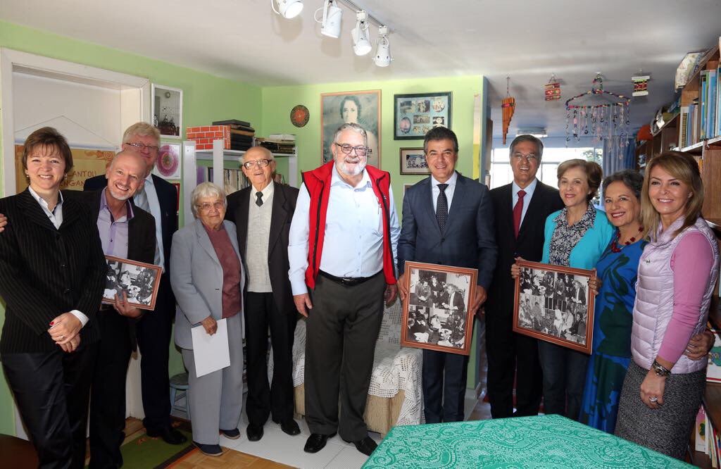 BetoRicha's tweet photo. Estive na casa do pastor Gernote Kirinus e da escritora Glória Kirinus para celebrar os 500 anos da Reforma Protestante. https://t.co/vzjzG6reRz