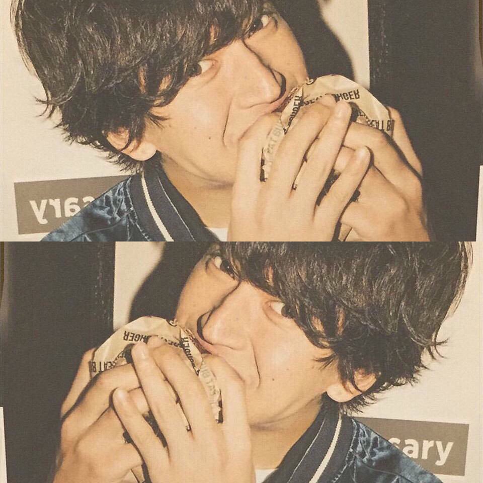 E______8's tweet photo. かっこよくて可愛くて 貴方はわたしの癒しです
32歳も いっぱい食べて いっぱい笑って たくさんの笑顔を みせてください

#大倉忠義誕生祭 
#大倉忠義  #たっちょん 
#大倉忠義32歳おめでとう https://t.co/ERbW8n0Kv2